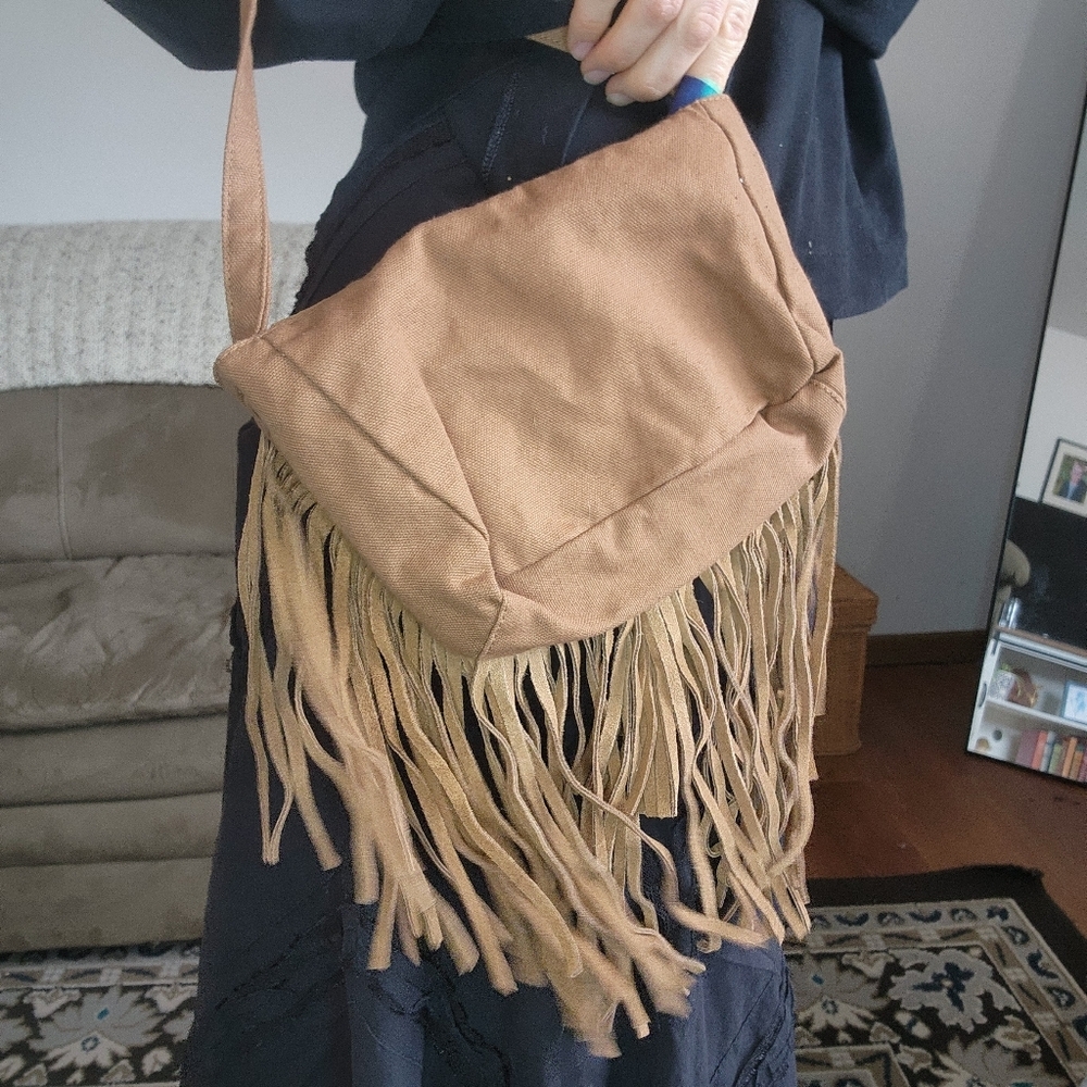 American Eagle Brown Y2K Bohemian Fribge Crossbody Purse - Picture 3 of 5